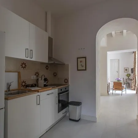 Taina Bajo Muro Apartamento